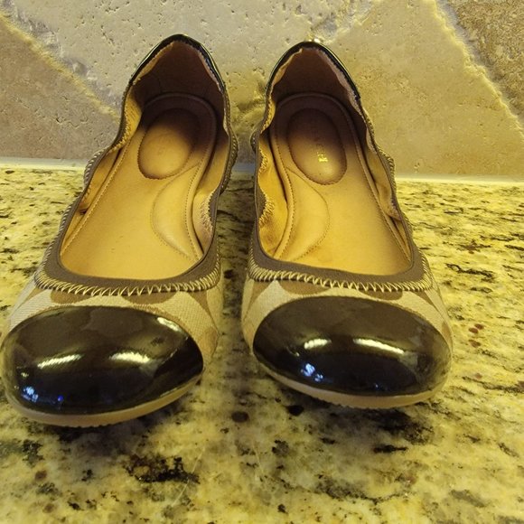 Coach Wanda Signature Logo Patent Flats Brown Tan Size 7 - Picture 1 of 4